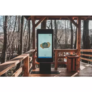 Zewnętrzny monitor reklamowy 32