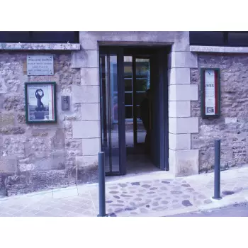 Zewnętrzna gablota Reverso