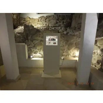 Infokiosk multimedialny SOTI