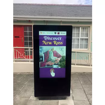 Zewnętrzny totem reklamowy 43 cale