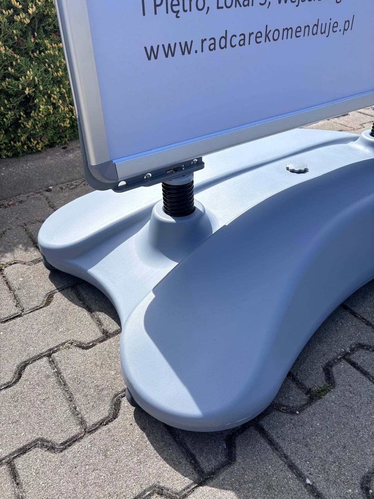 Podstawa potykacza reklamowego wykorzystywanego na zewnątrz – stabilność systemu outdoorowego