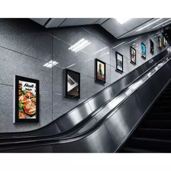 Monitor reklamowy w obudowie ściennej 43